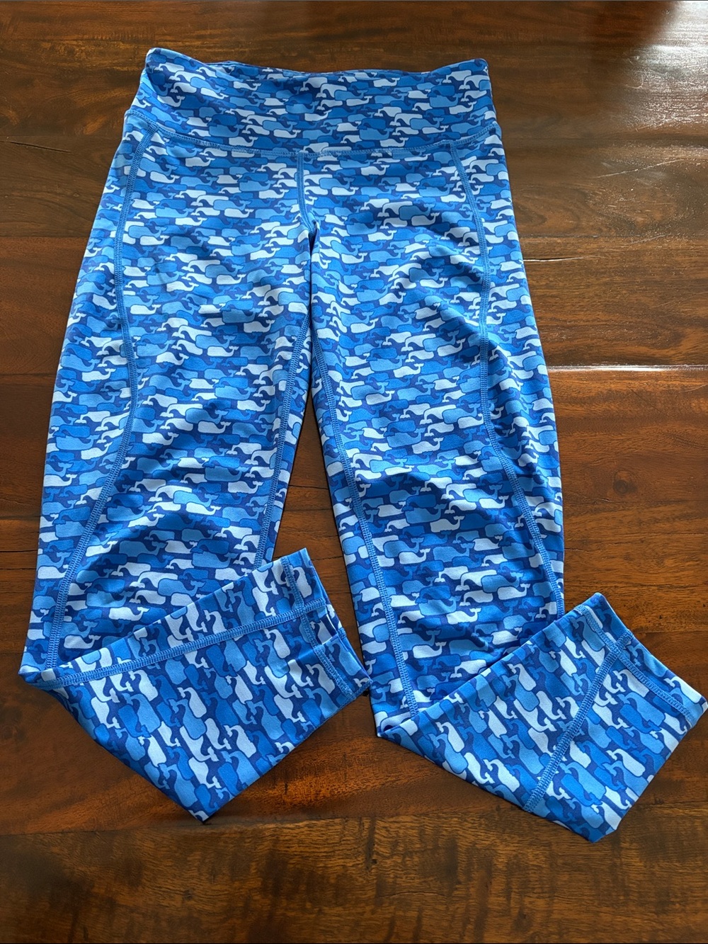 Vineyard vines women’s whale print Active Leggings - Stretch Performance Bottoms